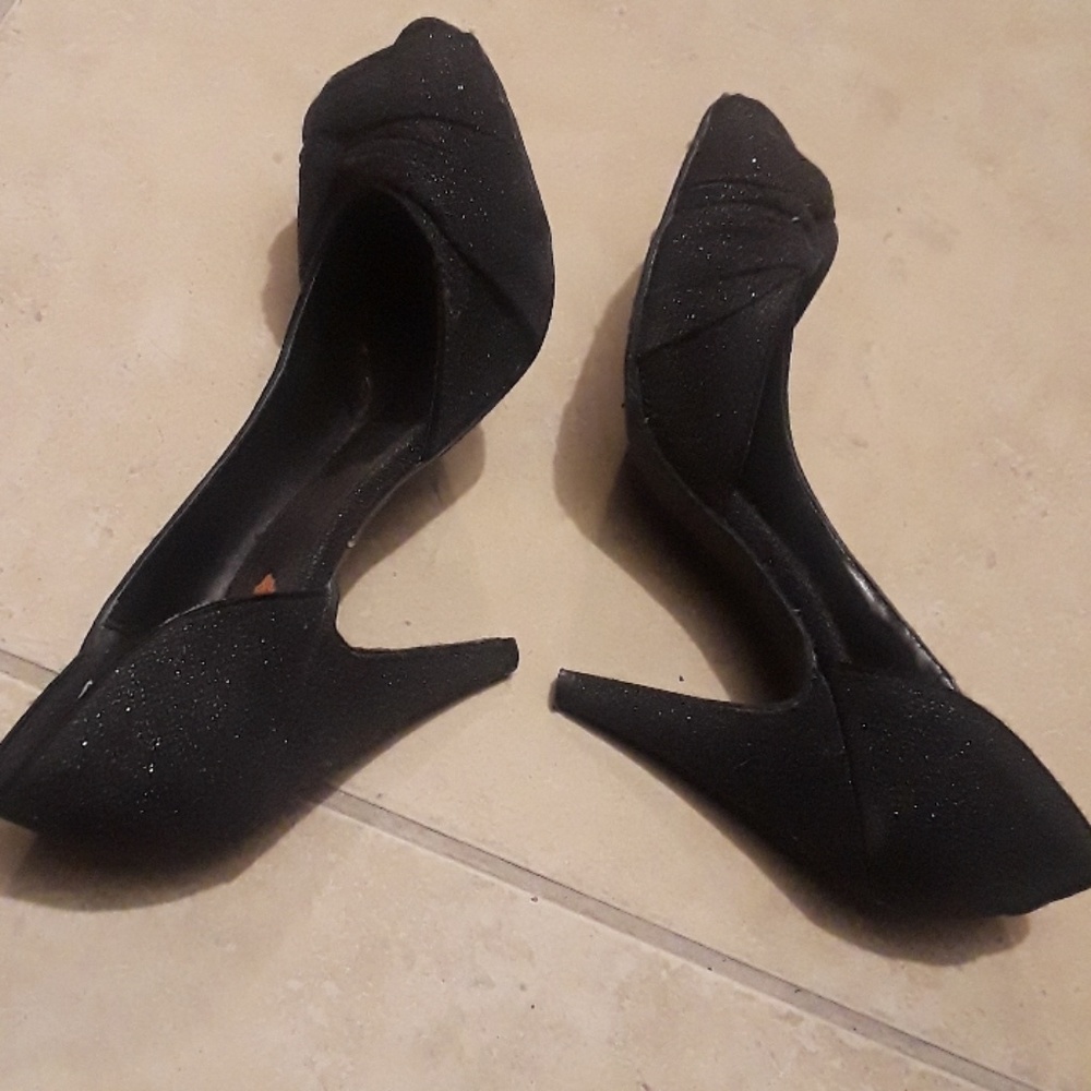 Heels - Picture 6 of 6